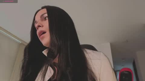 Mia online show from 04/22/26, 01:56