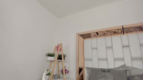 Mia Villalobos online show from 01/15/25, 09:45