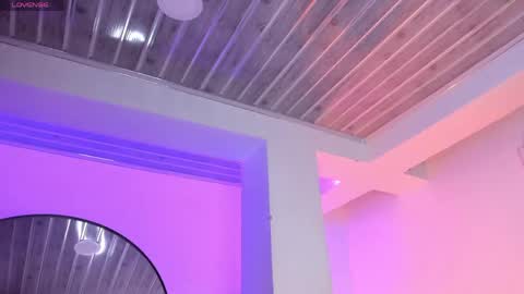 Mia Villalobos online show from 05/27/26, 12:40