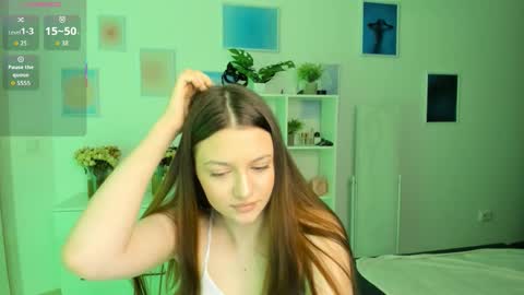 Mia online show from 09/26/25, 04:05