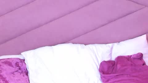 MiaWeiss online show from 10/23/25, 09:57