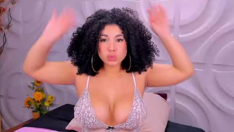 Mia online show from 01/06/25, 06:36