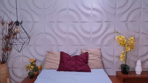 Mia online show from 01/25/25, 04:13