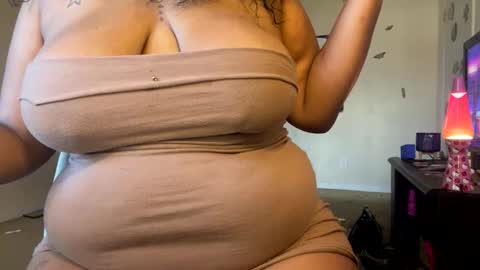 Snapshot of miaya8k chatting on 10/07/25, 01:52 Princessmya online show from 10/07/25, 01:52