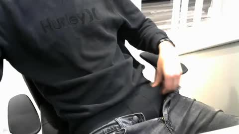 Snapshot of mic6969mic chatting on 12/03/24, 04:17 mic6969mic online show from 12/03/24, 04:17