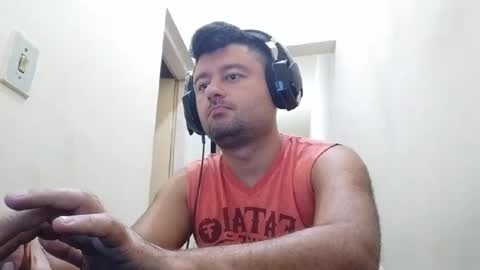 Snapshot of micarranox chatting on 01/27/25, 04:43 micarranox online show from 01/27/25, 04:43