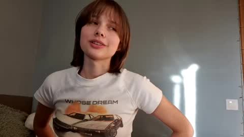 Snapshot of micasulejmanovski chatting on 09/24/25, 02:42 Luna online show from 09/24/25, 02:42