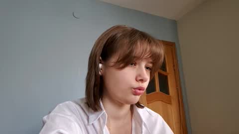 Snapshot of micasulejmanovski chatting on 10/05/25, 09:29 Luna online show from 10/05/25, 09:29