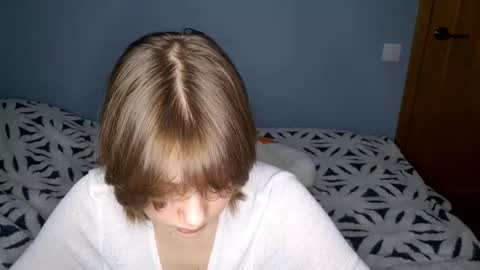 Luna online show from 11/06/25, 01:23