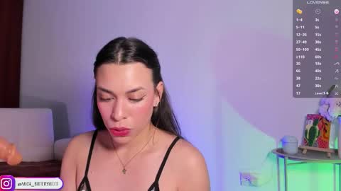 Snapshot of mich_bittersweet chatting on 09/27/25, 10:15 online show from 09/27/25, 10:15