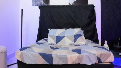 Snapshot of michael_ironlust_ chatting on 09/15/25, 11:16 Michael online show from 09/15/25, 11:16