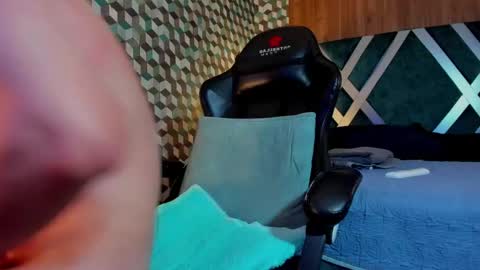 Snapshot of michael_magno chatting on 02/07/25, 02:26 Michael Stevens online show from 02/07/25, 02:26