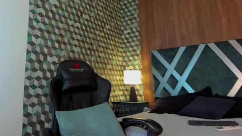 Snapshot of michael_magno chatting on 02/25/25, 05:25 Michael Stevens online show from 02/25/25, 05:25