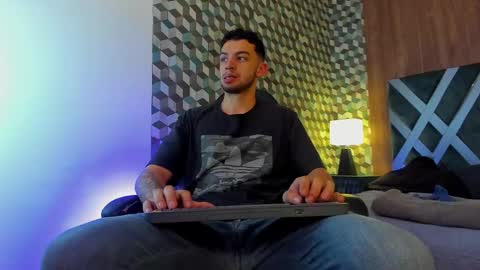 Snapshot of michael_magno chatting on 03/01/25, 06:43 Michael Stevens online show from 03/01/25, 06:43