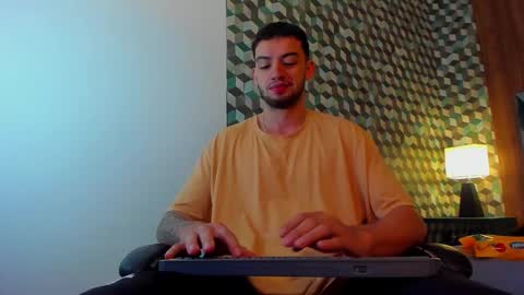 Snapshot of michael_magno chatting on 03/06/25, 11:36 Michael Stevens online show from 03/06/25, 11:36