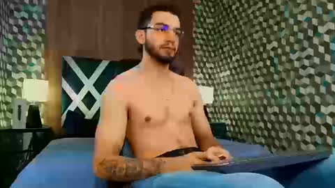 Snapshot of michael_magno chatting on 09/19/25, 08:42 Michael Stevens online show from 09/19/25, 08:42