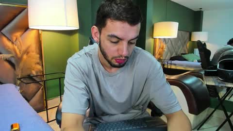 Snapshot of michael_magno chatting on 09/21/25, 07:59 Michael Stevens online show from 09/21/25, 07:59