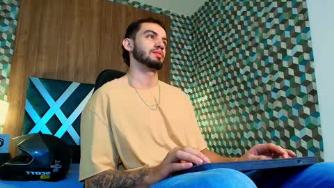 Snapshot of michael_magno chatting on 09/22/25, 10:28 Michael Stevens online show from 09/22/25, 10:28