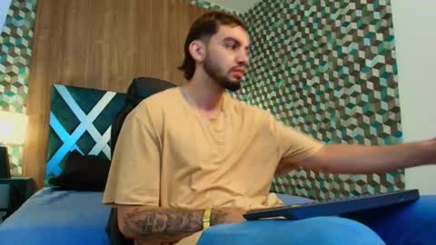 Snapshot of michael_magno chatting on 10/07/25, 07:00 Michael Stevens online show from 10/07/25, 07:00