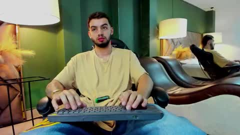 Snapshot of michael_magno chatting on 10/13/25, 06:19 Michael Stevens online show from 10/13/25, 06:19