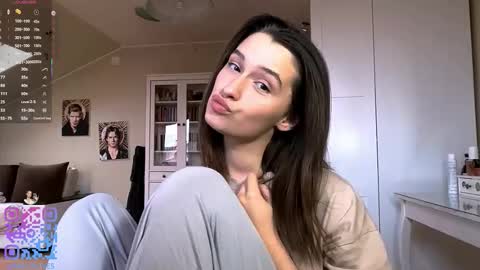 Emily online show from 03/05/26, 02:13