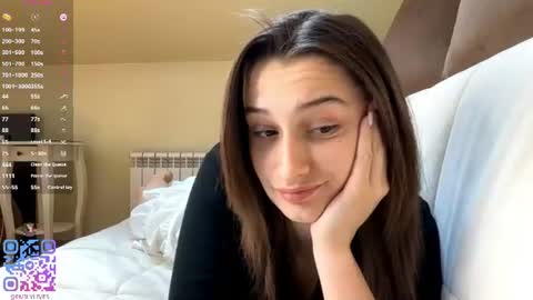 Snapshot of michael_pors chatting on 06/13/26, 10:13 Emily online show from 06/13/26, 10:13