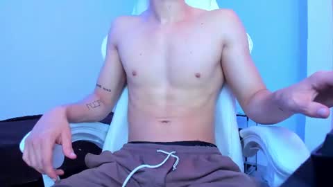 Snapshot of michael_twink18 chatting on 07/20/26, 03:32 Michael online show from 07/20/26, 03:32