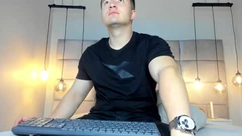 MichaelConnor  online show from 01/15/25, 11:32