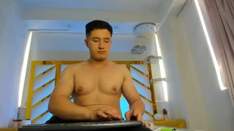 MichaelConnor  online show from 02/07/25, 06:02