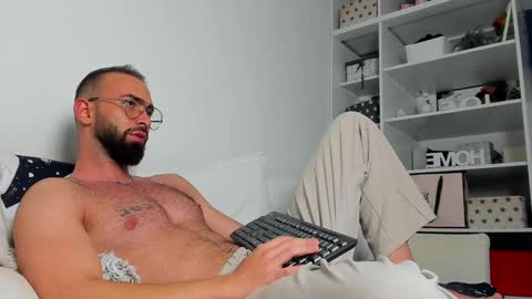 MichaelEvansx online show from 12/02/24, 11:18