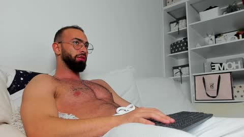 MichaelEvansx online show from 12/04/24, 10:19