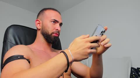 MichaelEvansx online show from 12/16/24, 09:41