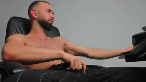 MichaelEvansx online show from 12/21/24, 12:09