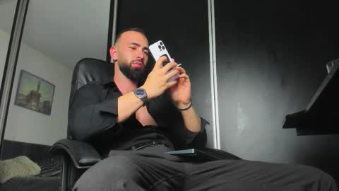 MichaelEvansx online show from 11/01/25, 08:44