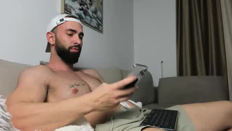 MichaelEvansx online show from 12/05/25, 08:38