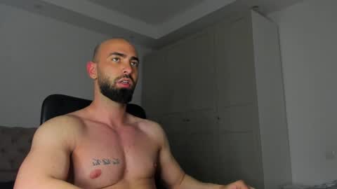 MichaelEvansx online show from 04/24/26, 08:44