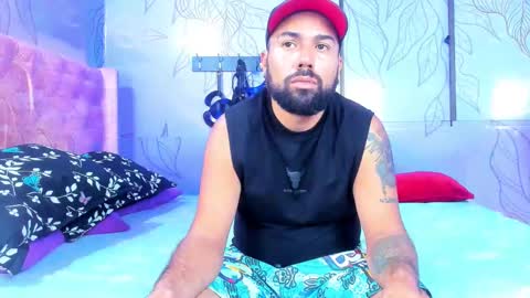 Snapshot of michaell_twink chatting on 01/07/25, 12:34 Michaell online show from 01/07/25, 12:34