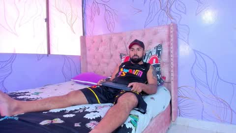 Snapshot of michaell_twink chatting on 01/09/25, 12:30 Michaell online show from 01/09/25, 12:30