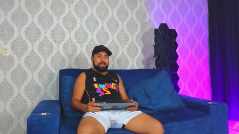 Snapshot of michaell_twink chatting on 01/31/25, 01:22 Michaell online show from 01/31/25, 01:22