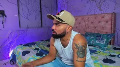 Snapshot of michaell_twink chatting on 02/16/25, 01:14 Michaell online show from 02/16/25, 01:14