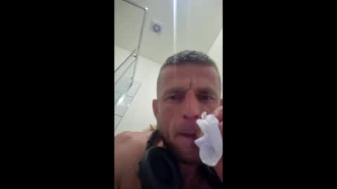 Snapshot of michaltomiczek77 chatting on 05/07/26, 02:06 WildMikemilflove online show from 05/07/26, 02:06