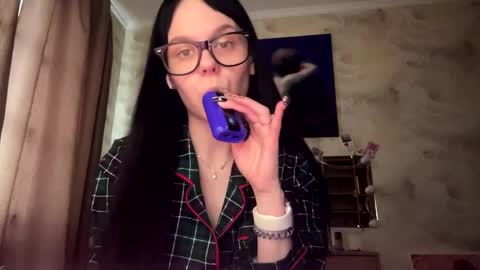 Alice online show from 04/23/26, 01:57