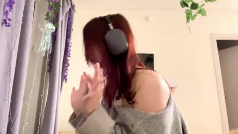 Mary online show from 02/02/26, 12:09