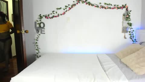 Snapshot of michell_anyeli chatting on 09/24/25, 11:19 Michell online show from 09/24/25, 11:19