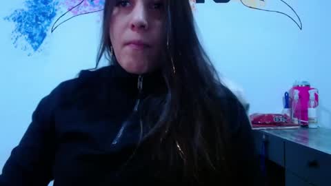 Snapshot of michell_h chatting on 05/24/26, 01:32 Nani online show from 05/24/26, 01:32