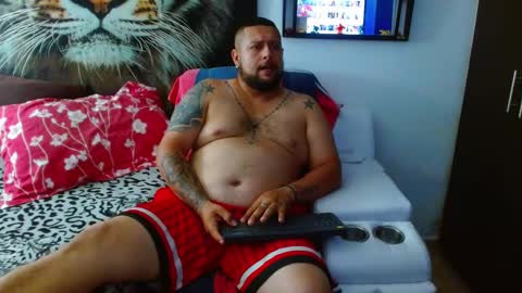 Snapshot of michell_myers chatting on 01/28/25, 02:43 michell_myers online show from 01/28/25, 02:43