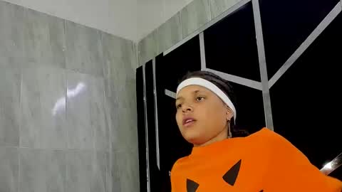 michell_rs online show from 02/05/25, 04:16