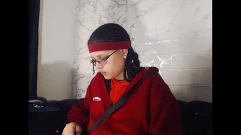 michell_rs online show from 09/15/25, 04:01