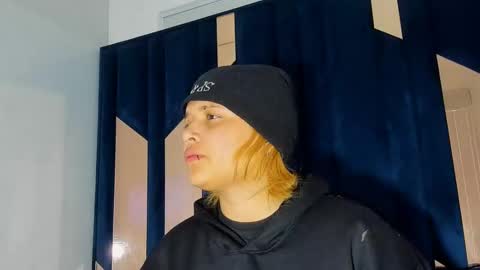 michell_rs online show from 09/25/25, 04:05