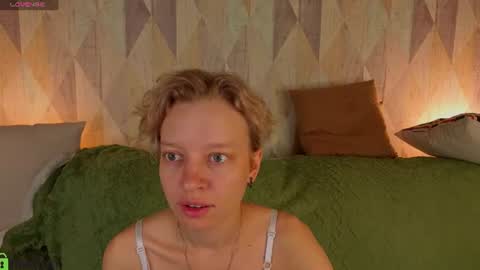Snapshot of michelle_blond chatting on 07/23/26, 01:08 michelle_blond online show from 07/23/26, 01:08